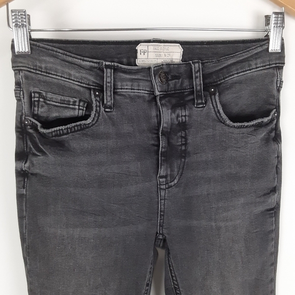 Free People Knee Distressed Skinny Jeans - Picture 3 of 10